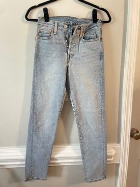Levi’s light wash jeans